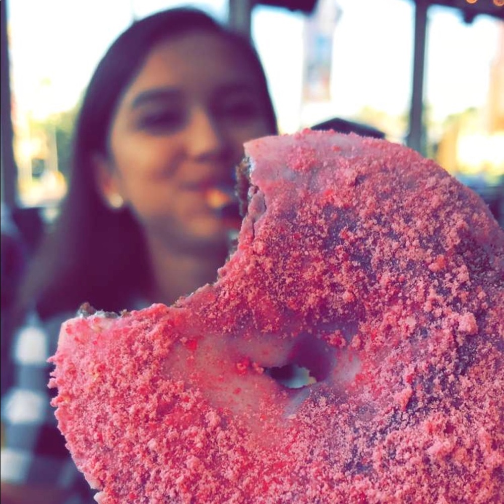 Meet your Posher, Idani